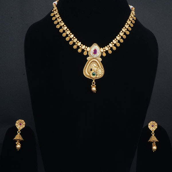 Memat Premium Golden Regal Pendant Necklace